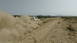 Dusty_road_towards_Tanzania_bordeer